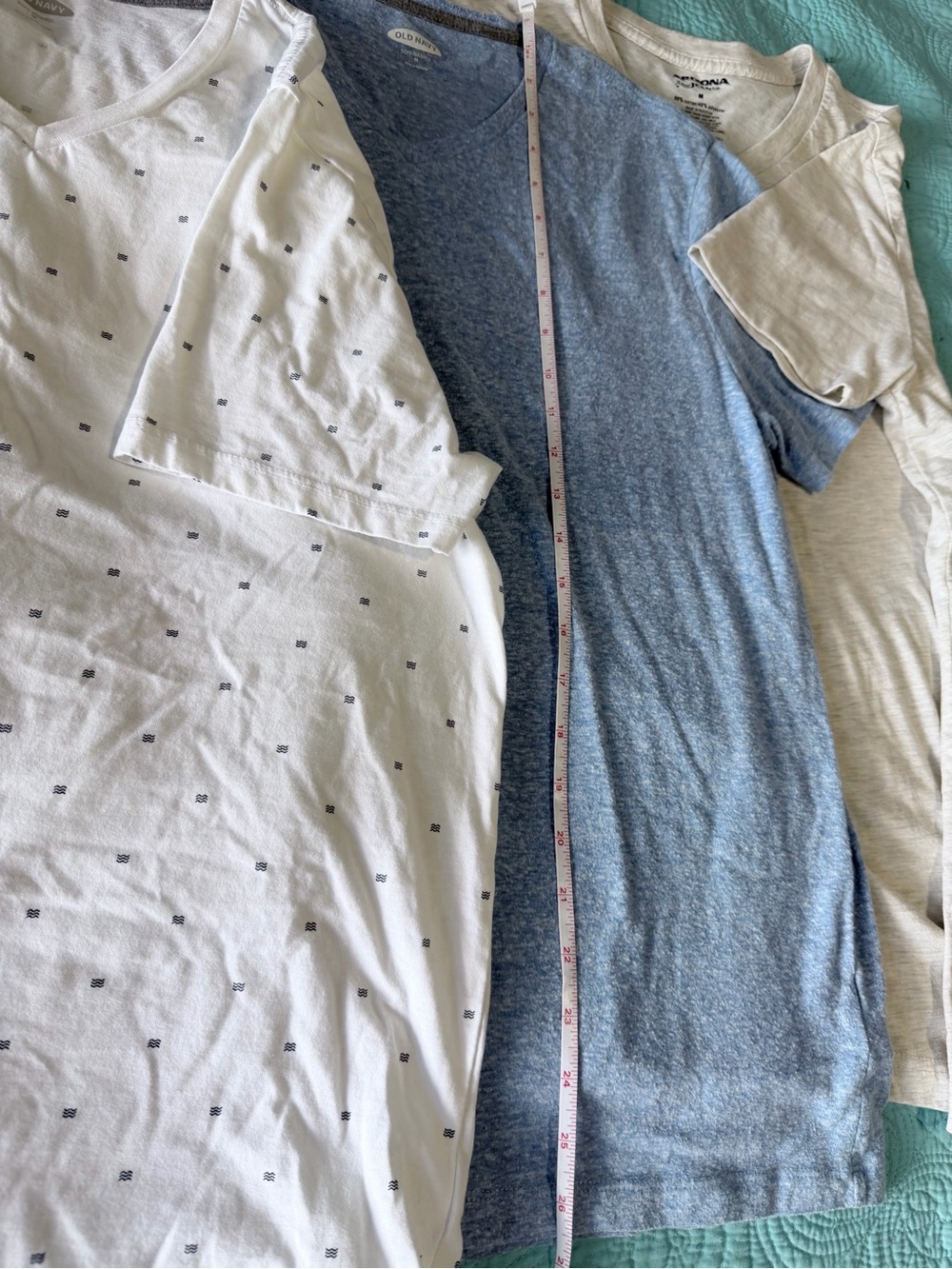 [Arizona & Old Navy] Men 3-Pack Short-Sleeve V-Neck T-Shirts -White, Blue, Cream - Picture 7 of 11